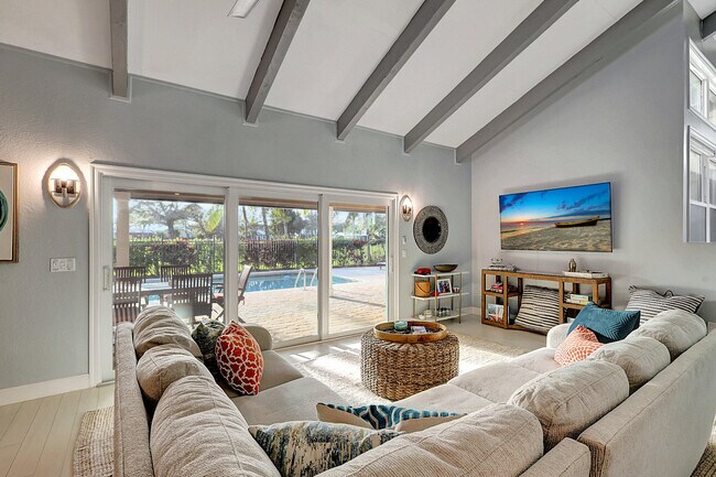 Building Photo - 3271 SE Court Dr