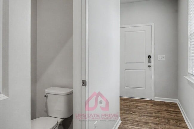 Building Photo - 378 Highline Trl