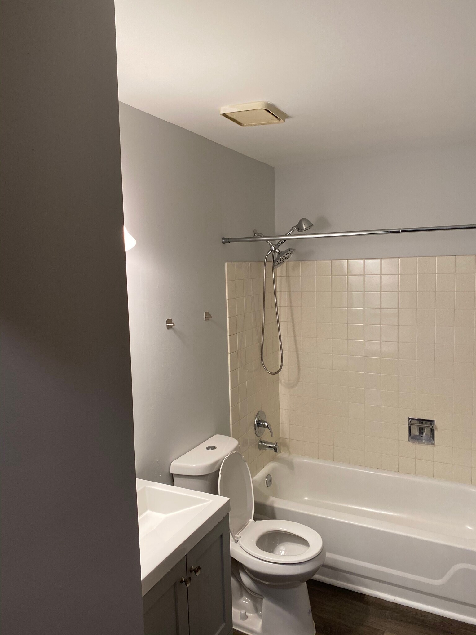 Building Photo - 7048 Beulah Ave