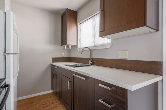 Building Photo - PARKER SQUARE CONDO - NEAR DOWNTOWN - PRIV...