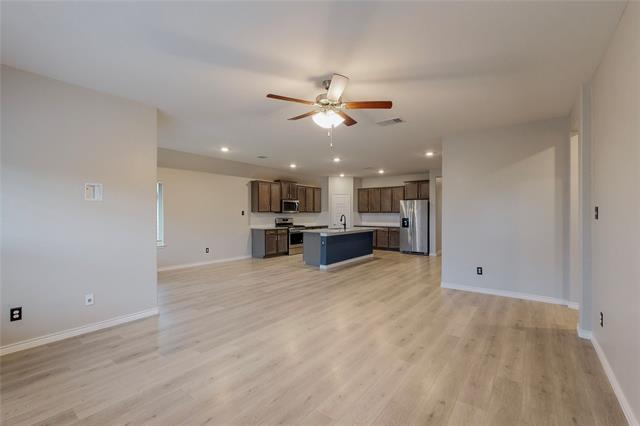Building Photo - 949 Royal Ln