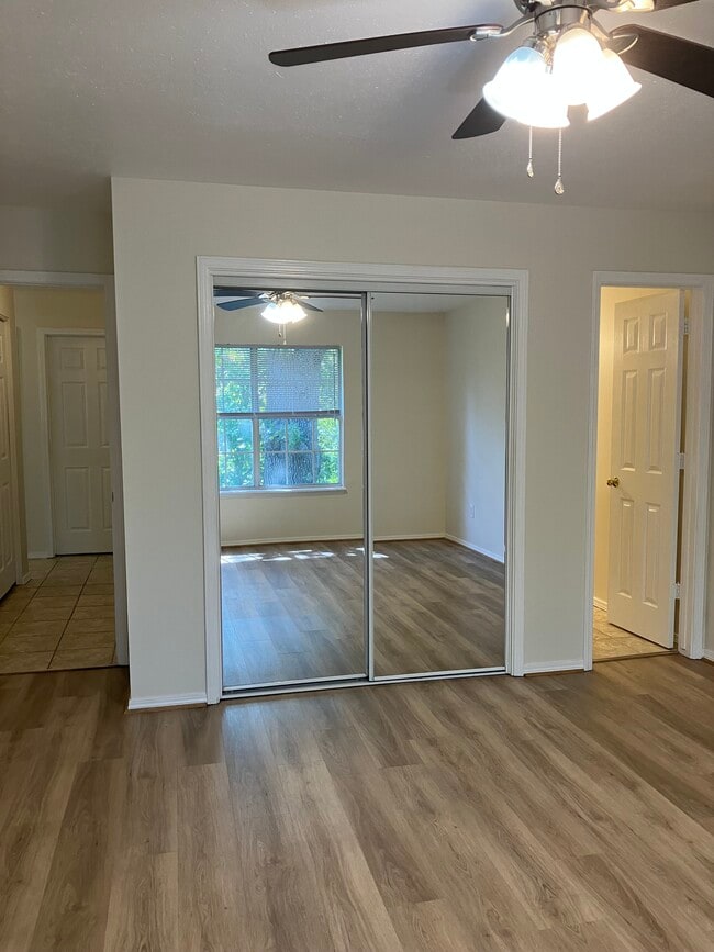 Building Photo - 8632 Golf Creek Dr