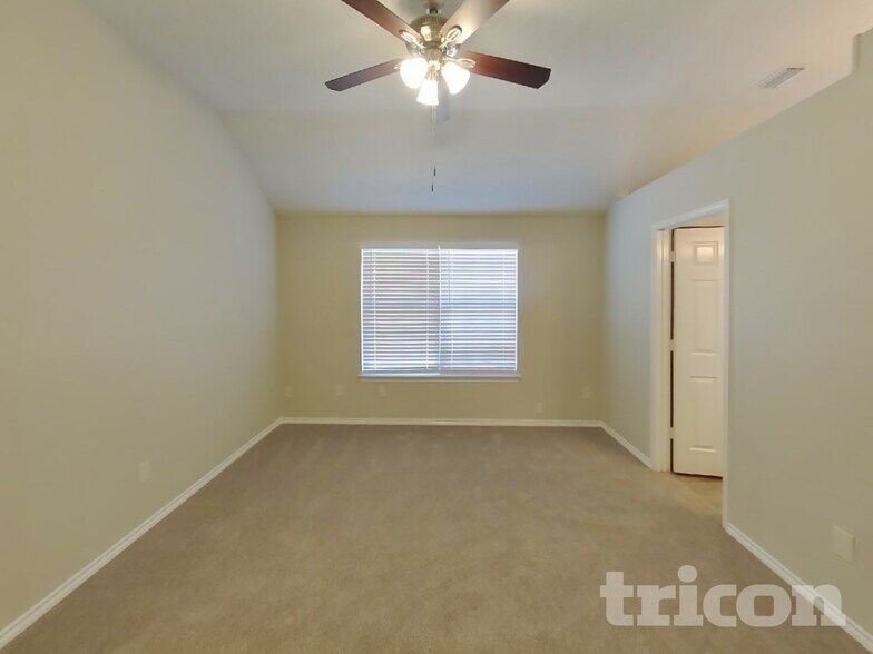 Building Photo - 2329 Belton Dr