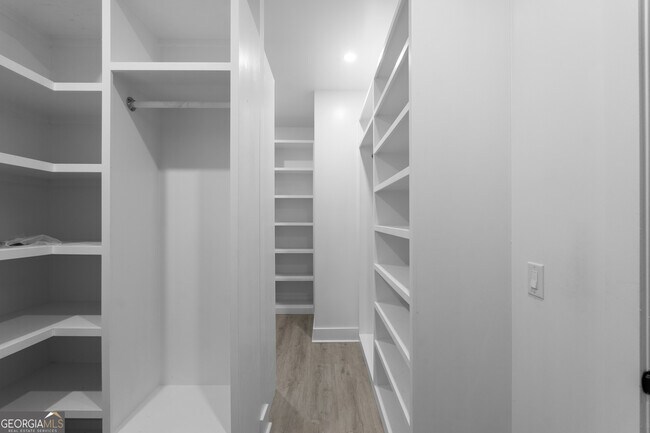 Building Photo - 1331 Diamond Ave SE