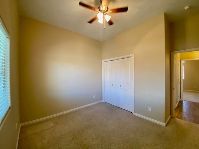 Building Photo - 394 N 2720 E