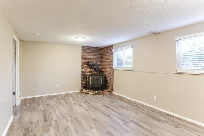 Building Photo - 4807 Warminster Dr