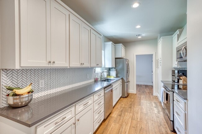 Building Photo - 1304 Prairie Creek Dr