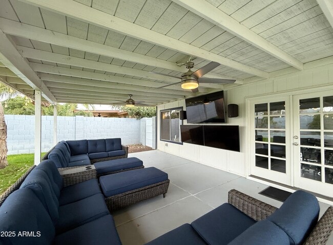 Building Photo - 6814 E Sandra Terrace