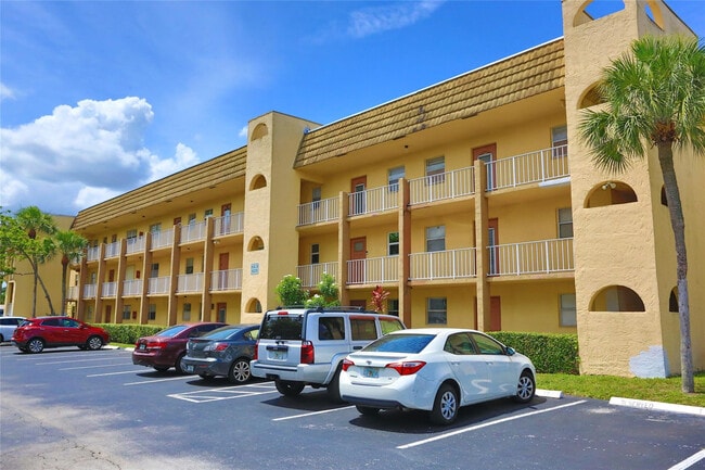 Building Photo - 8225 Sunrise Lakes Blvd