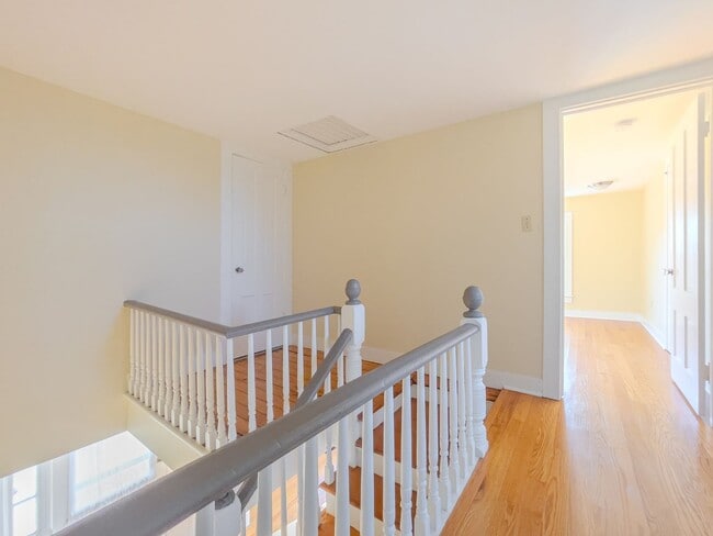 Building Photo - Spacious Renovated Colonial on The Lebanon Green