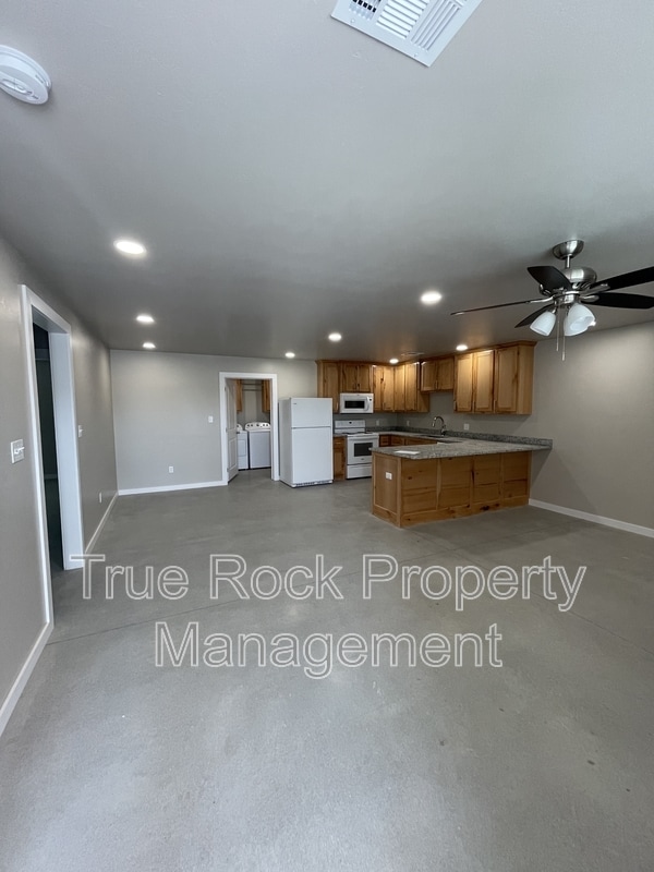 Building Photo - 13807 County Rd 1554