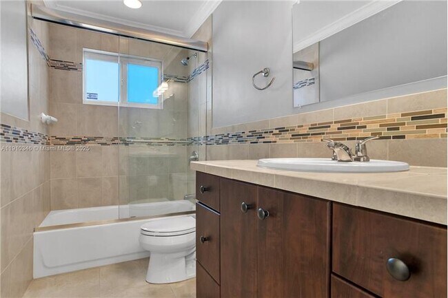 Building Photo - 1118 N 46th Ave