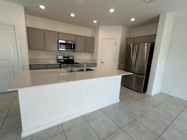 Building Photo - 989 Harold Pass