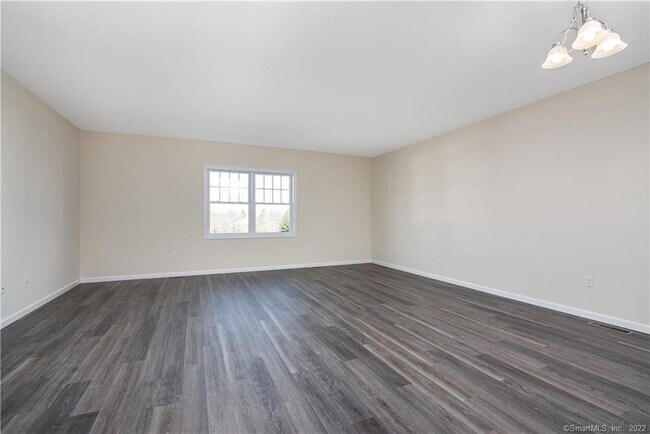 Building Photo - 27 Woodside Dr