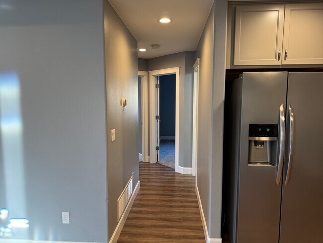 Building Photo - 741 Selina Ln