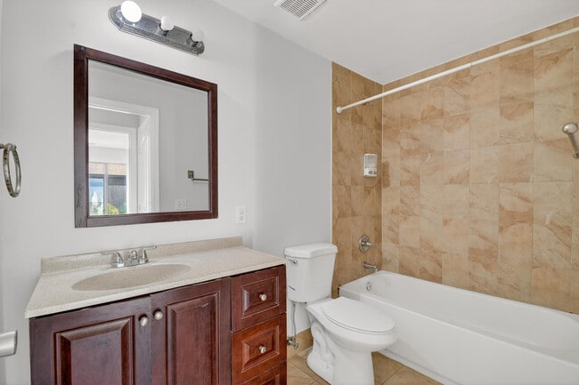 Building Photo - 5352 Bosque Ln