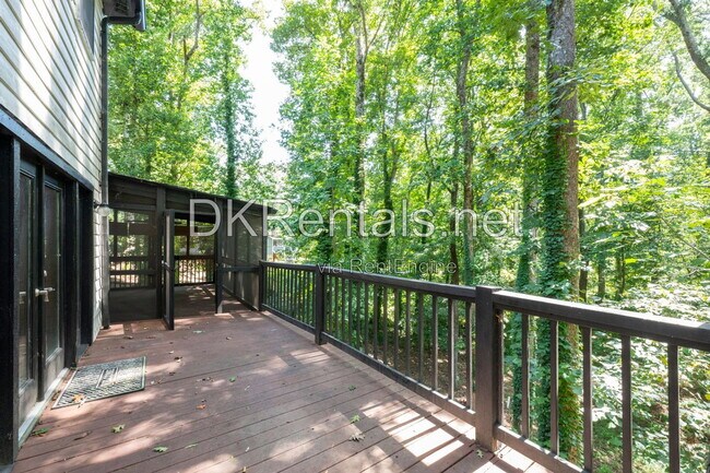 Building Photo - 2133 Cooper Way