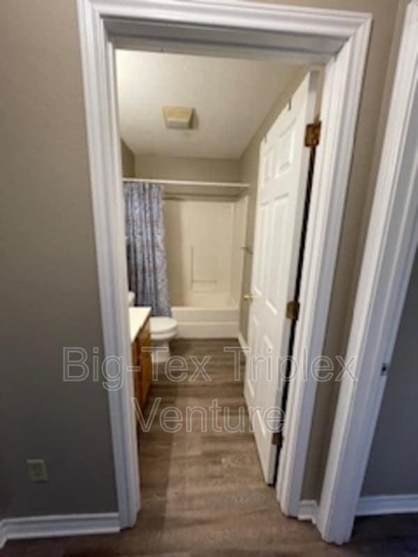 Building Photo - 267 N Pecan St