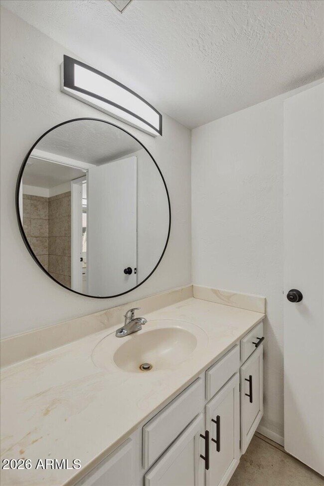 Building Photo - 4901 S Calle Los Cerros Dr