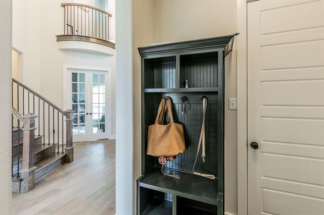 Building Photo - 2104 Palafox Dr