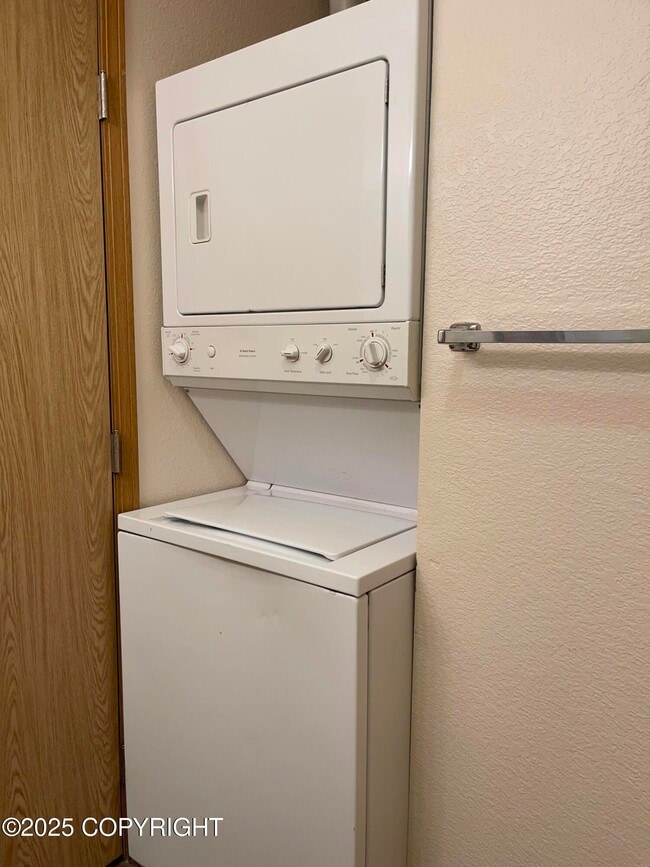 Building Photo - 3560 W Dimond Blvd