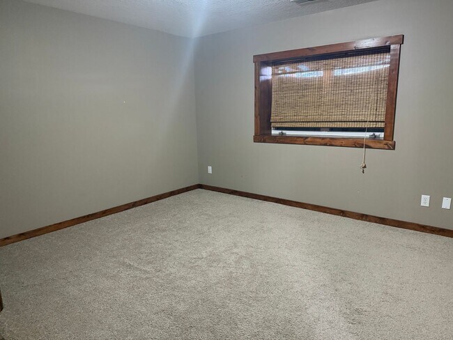 Building Photo - 4 Bed | 3 Bath | 2-Car Garage | Pet Friendly | Cobblestone Community -Available May 1st.