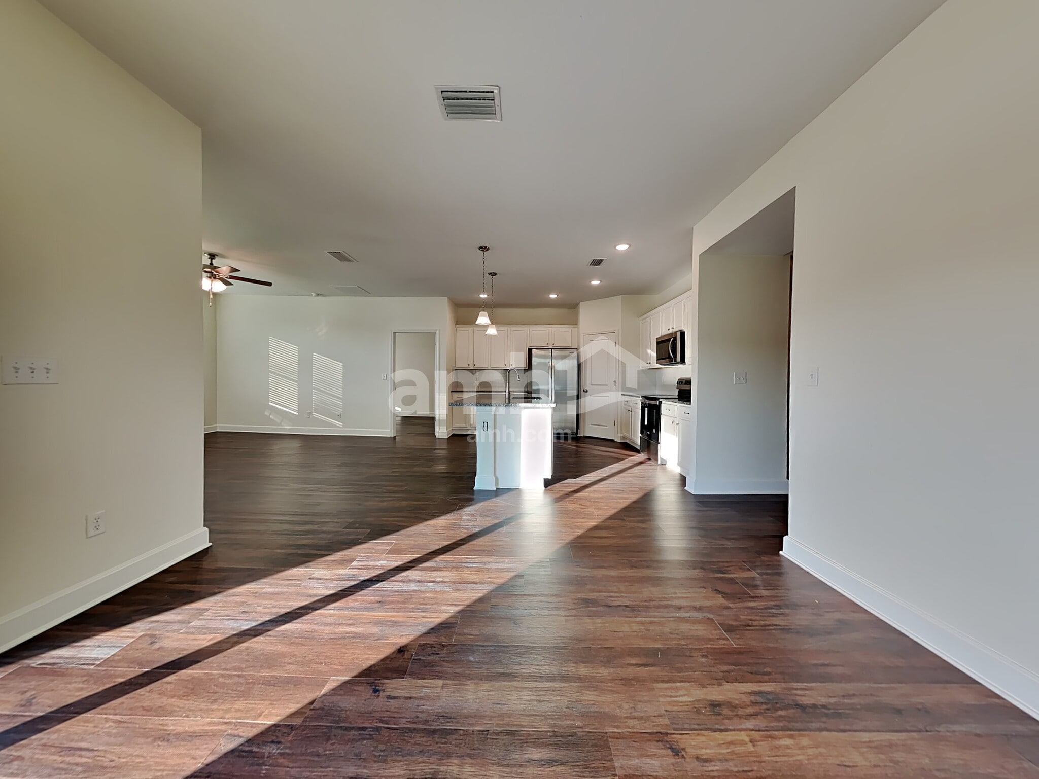 Building Photo - 933 Tan Tara Trl