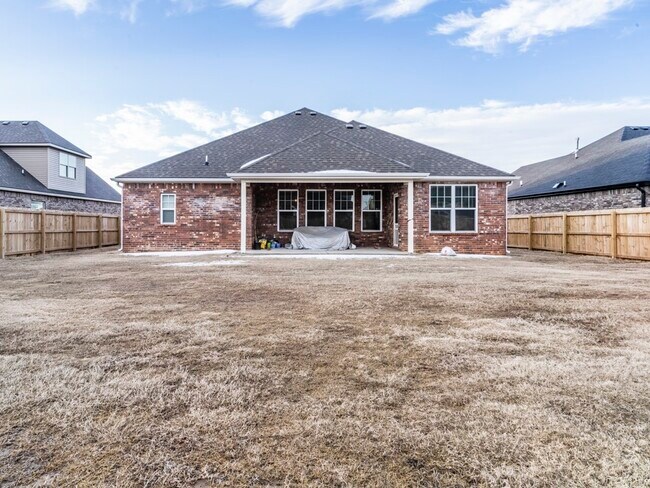 Building Photo - 940 W Ashmore Landing Loop