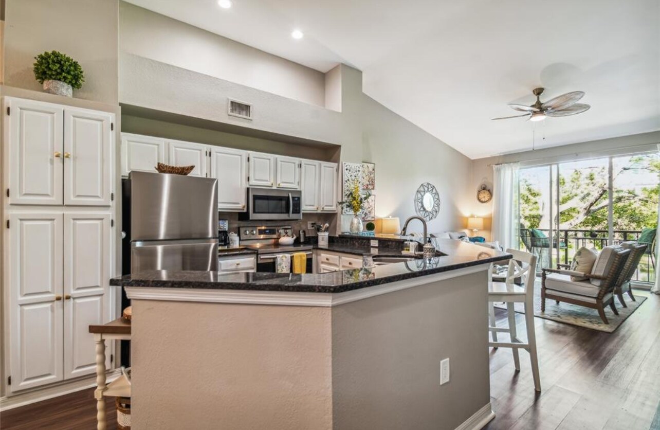 Building Photo - 628 Arbor Lake Ln