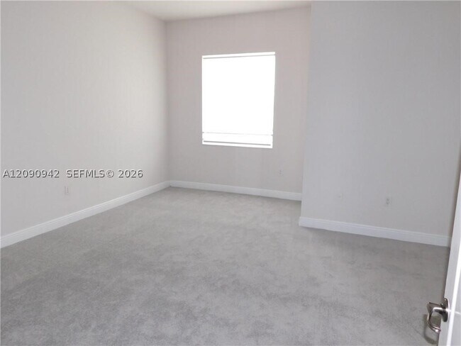 Building Photo - 1338 SW 3rd Ct