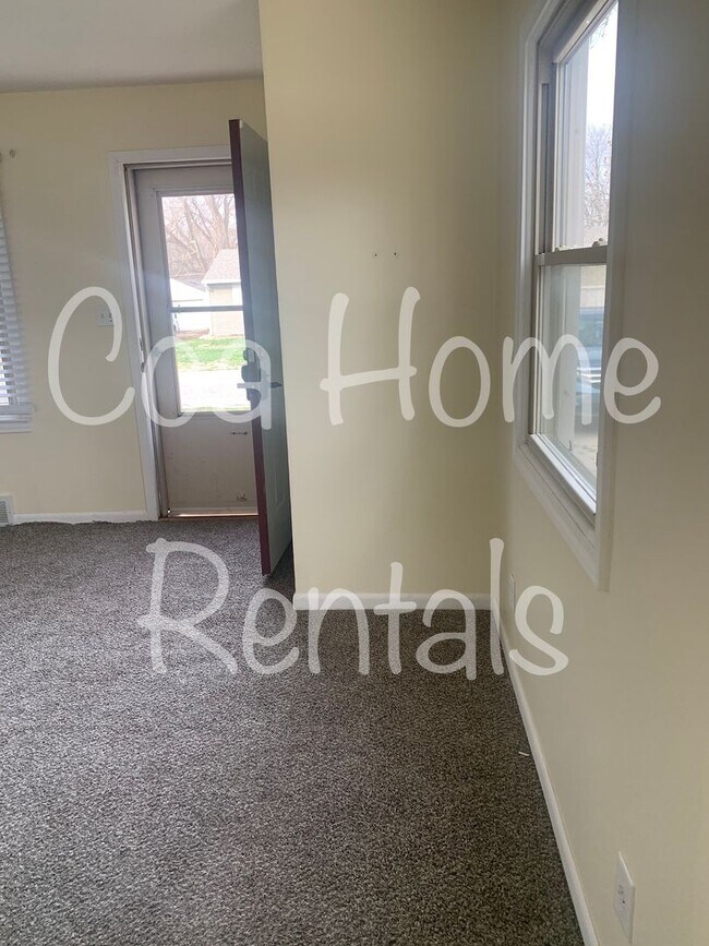 Building Photo - Derby Kansas