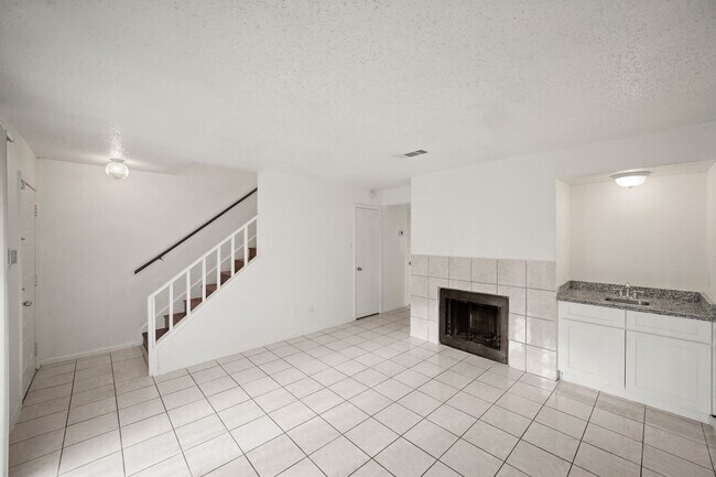 Primary Photo - 3987 Tanglewilde St