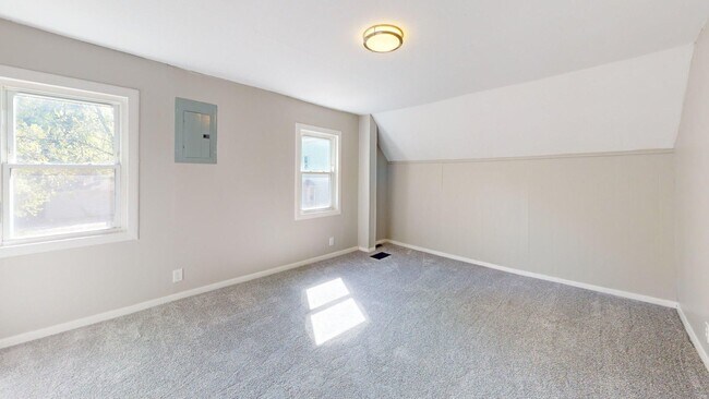 Building Photo - Cudell/West Blvd neighborhood; 4 bedroom/1 bath single family house for rent!