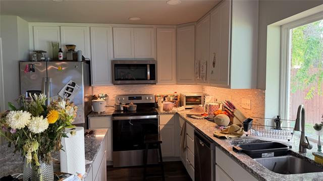 Building Photo - 618 Shadyglen Dr