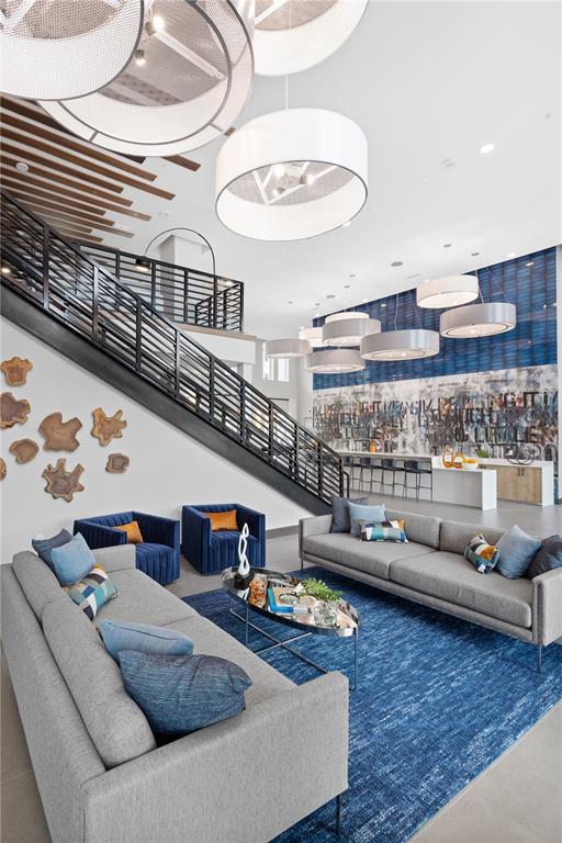 Building Photo - 5256 International Dr