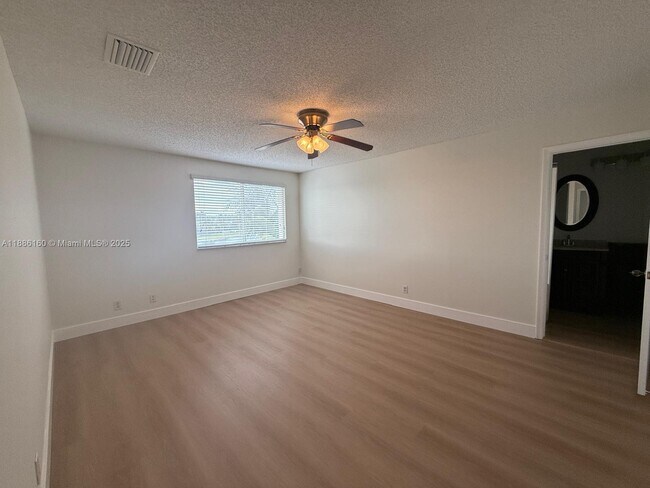 Building Photo - 4249 Magnolia Ridge Dr