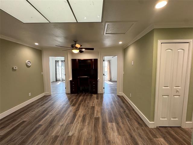 Building Photo - 5016 I-35