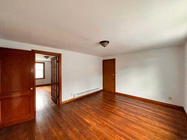 Building Photo - 253 Olivia St