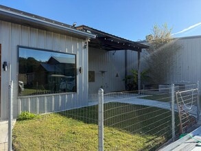 Building Photo - 150 Dowling Rd W