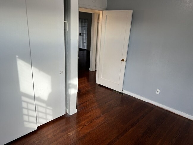 Building Photo - Well Maintained 3 Bedroom, 2 Bath Home