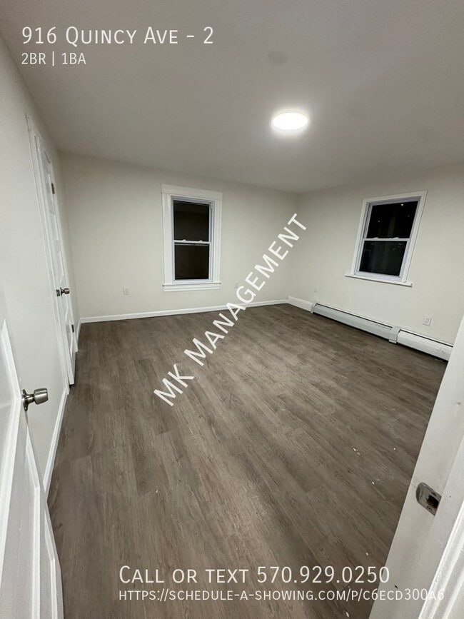 Building Photo - 916 Quincy Ave