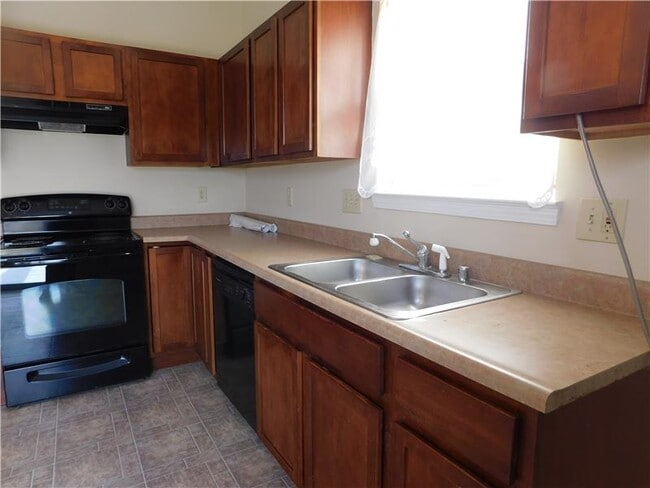 Building Photo - 1206 Carthage Dr