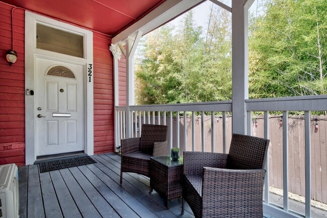 Building Photo - 319 E Courtland Pl