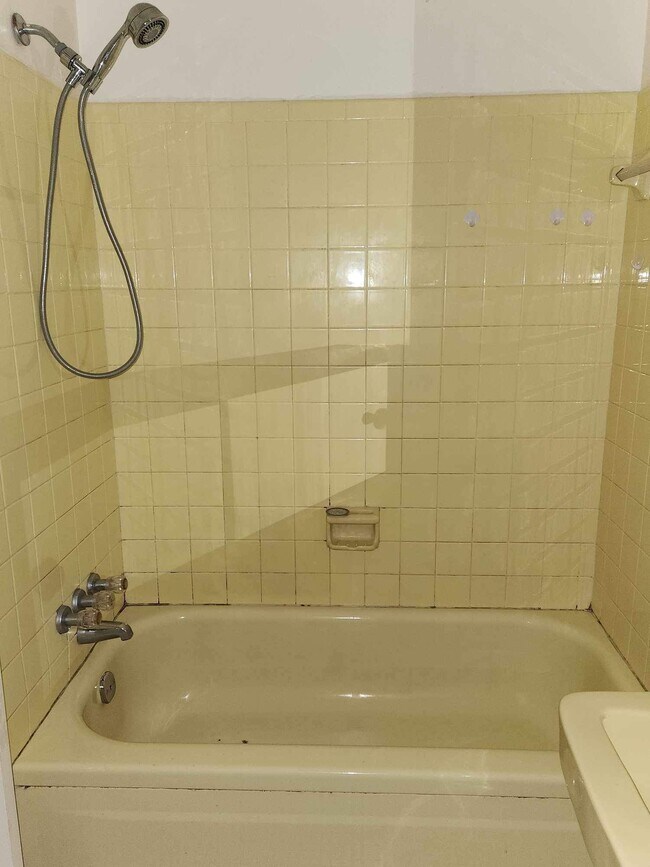 Building Photo - 2730 Forest Hill Ave NW