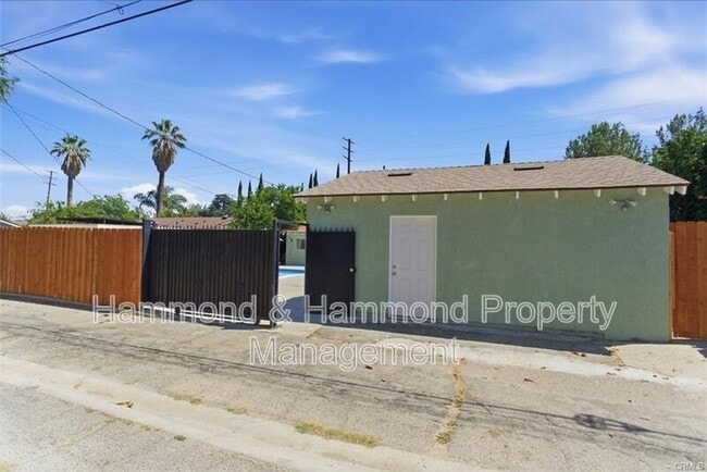 Building Photo - 20249 Parthenia St