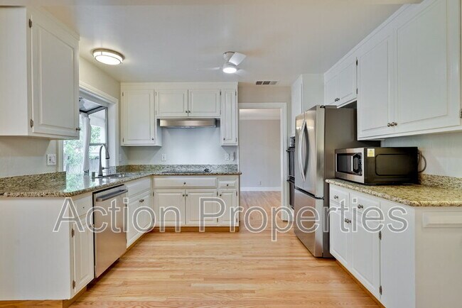 Building Photo - 2704 Doverton Square