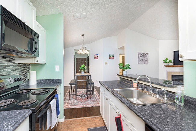 Building Photo - 4351 Village Pkwy Cir W