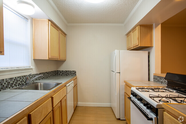 3BR, 2BA -1287SF - Abbey Road