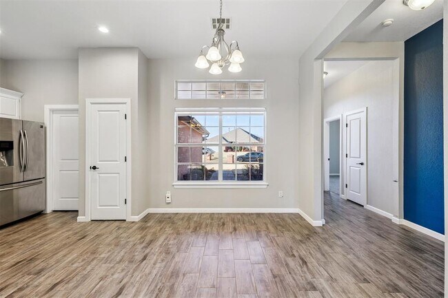 Building Photo - 824 Hunter Pl