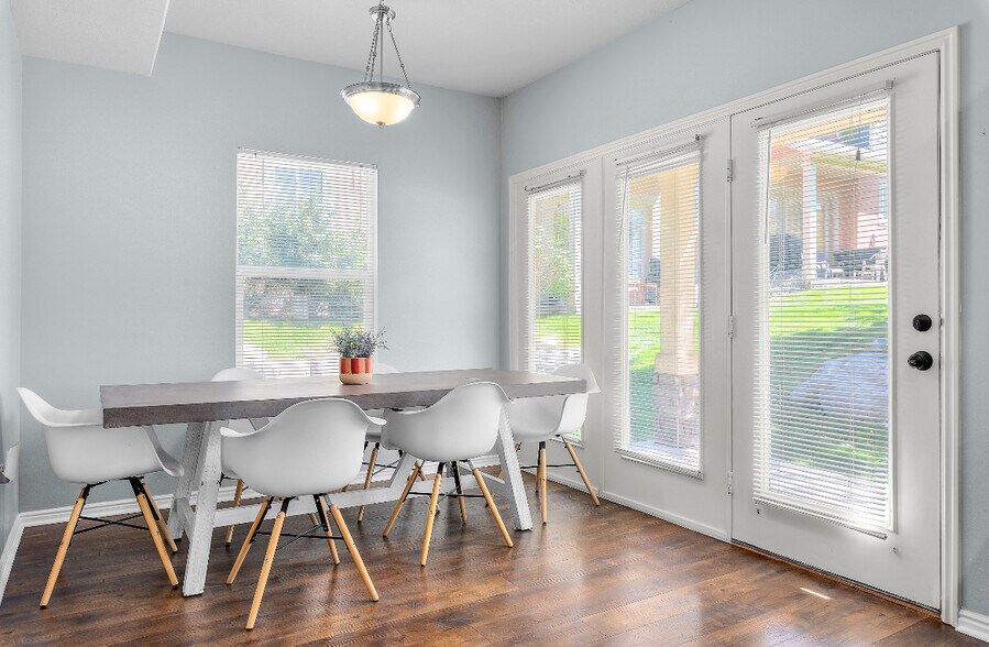 Building Photo - 5043 W Rock Butte